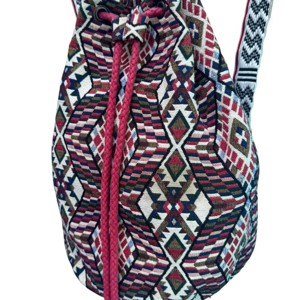 Geometric Patterned Drawstring Backpack - Picture 2 of 11